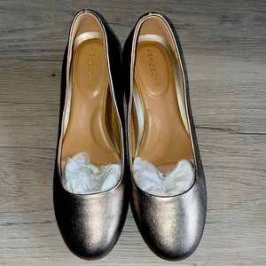 Aerosoles Mid Heel Pump